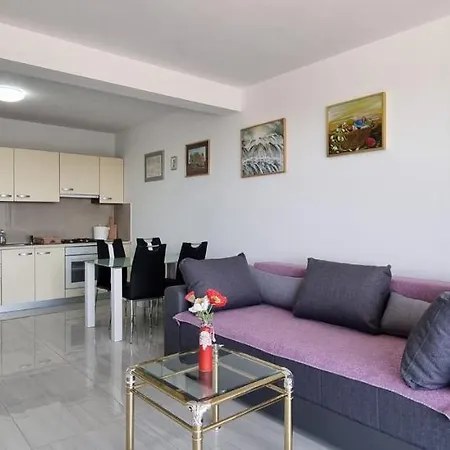 Belvedere Sea View Apartment *